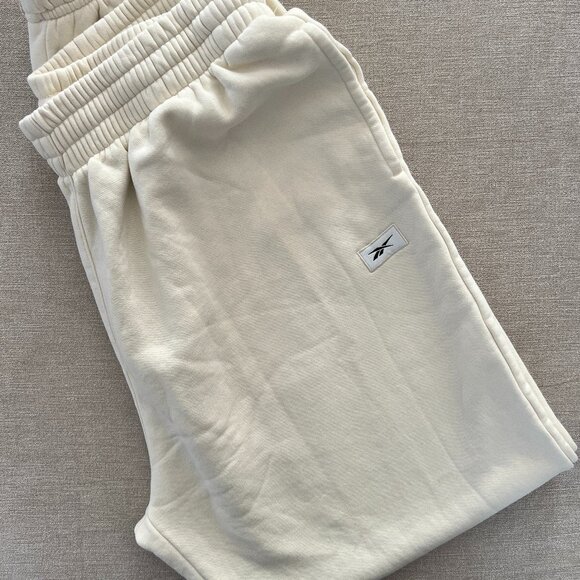 Reebok Fleece Joggers in Ivory (Medium) NWT - Picture 1 of 3